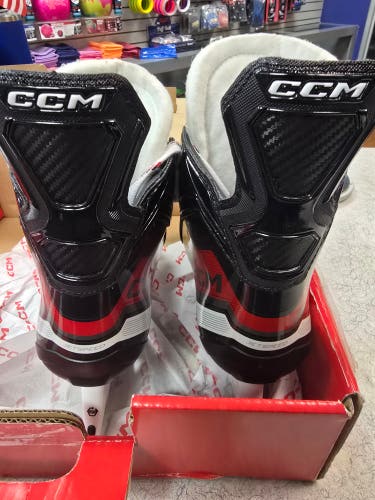 CCM JetSpeed FT670 Hockey Skates Extra Wide Width 7.5 (New)