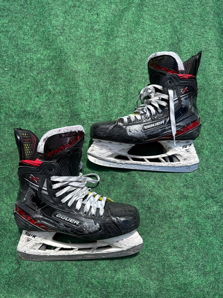 Senior Bauer Vapor 2X Hockey Skates (Regular) Size 9 (Used)