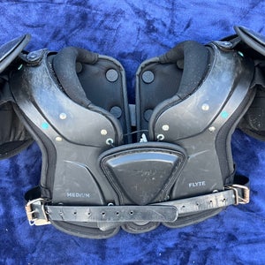 Medium Youth Xenith Flyte Shoulder Pads (Used)
