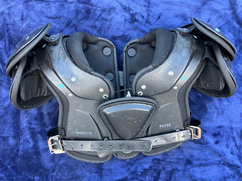 Medium Youth Xenith Flyte Shoulder Pads (Used)