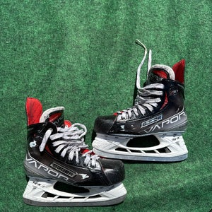 Intermediate Bauer Vapor X3.7 Hockey Skates (Regular) Size 4.5 (Used)