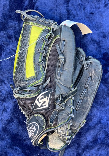 Black Louisville Slugger Zephyr RH Softball Glove 12" (Used)
