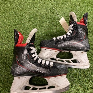 Junior Bauer Vapor 3X Pro Hockey Skates Regular Width Size 1 (Used)