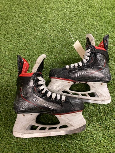 Junior Bauer Vapor 3X Pro Hockey Skates Regular Width Size 1 (Used)