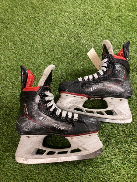 Junior Bauer Vapor 3X Pro Hockey Skates Regular Width Size 1 (Used)