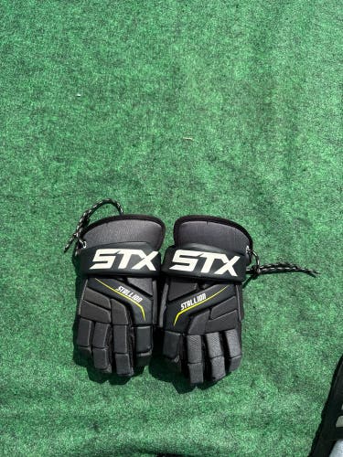 Black STX Stallion 200 Lacrosse Gloves Medium (Used)