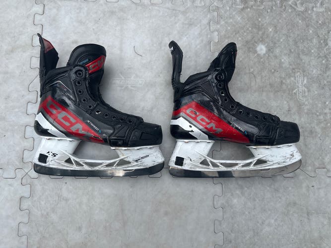 2023 CCM JetSpeed FT6 Hockey Skates Regular Width 8 (Used)