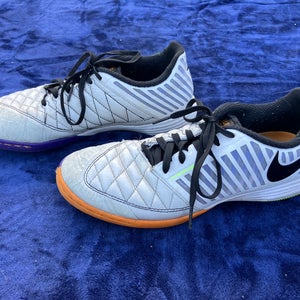 Nike Lunar Gato Indoor Cleats (Used) I White Unisex Size M 7.0 (W 8.0)