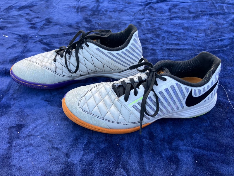 Nike Lunar Gato Indoor Cleats (Used) I White Unisex Size M 7.0 (W 8.0)