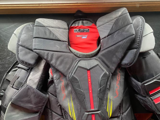 Large Bauer Vapor Hyperlite 2 Goalie Chest Protector (Used)