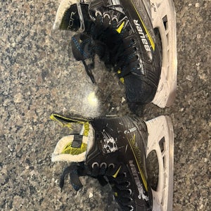 2024 Bauer Vapor X4 Hockey Skates Regular Width Size 3 (Used)