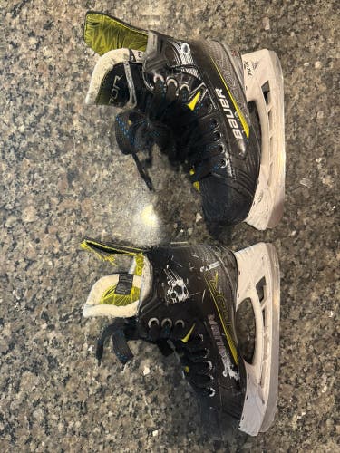 2024 Bauer Vapor X4 Hockey Skates Regular Width Size 3 (Used)