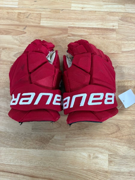 Detroit Red Wings Game Worn Veleno Bauer Vapor Hyperlite Gloves 13" Pro Stock (Used)