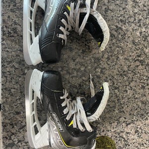 2023 Bauer Vapor 3X Hockey Skates 13.5 (Used)