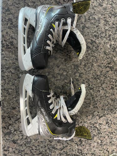 2023 Bauer Vapor 3X Hockey Skates 13.5 (Used)