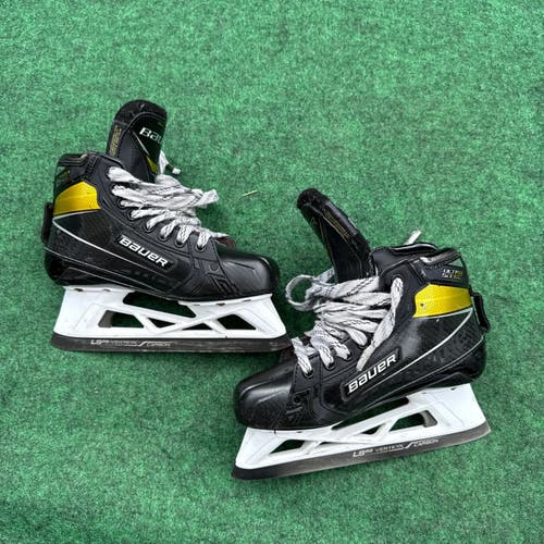 Intermediate Bauer Supreme UltraSonic Hockey Goalie Skates (Extra Wide) Size 4.5 (Used)
