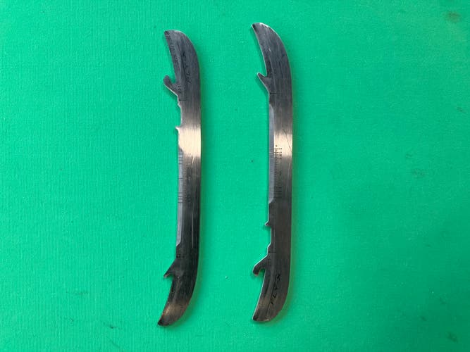 Bauer Fly-X Holders, Runners, & Replacement Steel Blades 221 mm (Used)