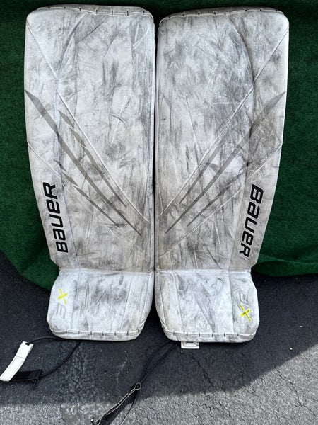 White Bauer Vapor 3X Goalie Leg Pads (Used) | Intermediate Medium (31+)