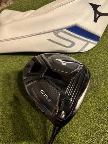 Mizuno ST-Z 220 9.5* Driver, Fujikura Ventus Blue Velocore 6X X-Stiff Flex, RH