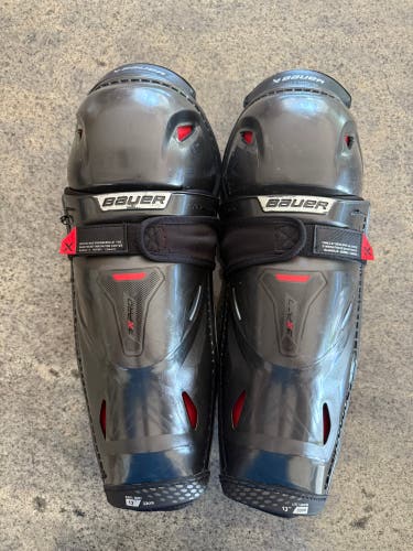 Intermediate Bauer Vapor 3X Pro 13" Shin Pads (Used)