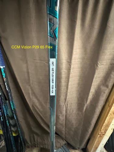 Refurbished - Intermediate CCM Vizion Right Handed Hockey Stick P29+1/4 (Used)