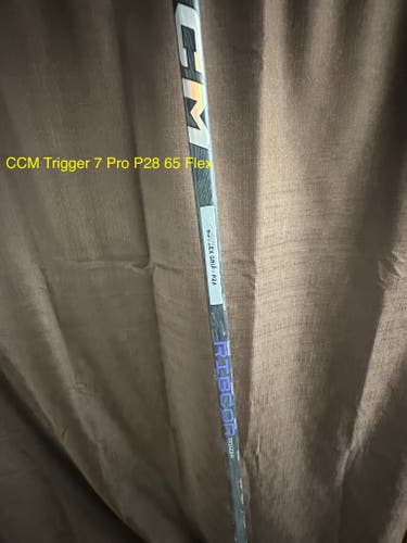 REFURBISHED - Senior CCM RibCor Trigger 7 Pro Right Handed Hockey Stick P28 (Used)