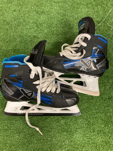 Intermediate Bauer GSX Hockey Goalie Skates Regular Width Size 5 (Used)