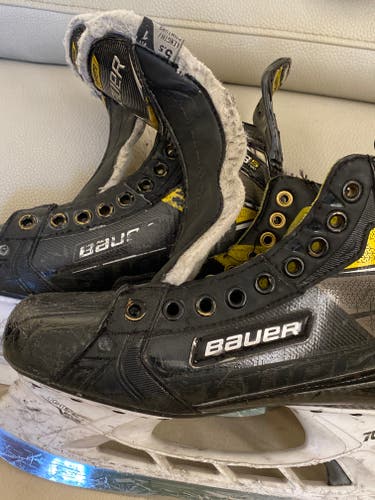 2022 Bauer Supreme 3S Pro Hockey Skates Regular Width Size 5.5 (Used)