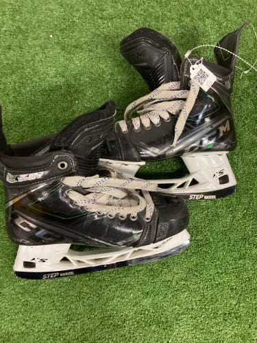 Senior CCM RibCor 100k Pro Hockey Skates Regular Width 7.5 (Used)