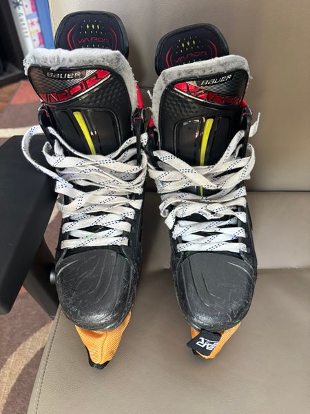 2019 Bauer Vapor 2X Pro Hockey Skates Regular Width Size 4.5 (Used)