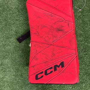 Red Intermediate CCM Axis 2.9 Goalie Gloves & Blockers Regular (Used)