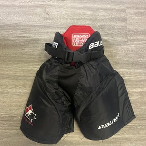 Youth Small Bauer Hockey Pants  (Used)