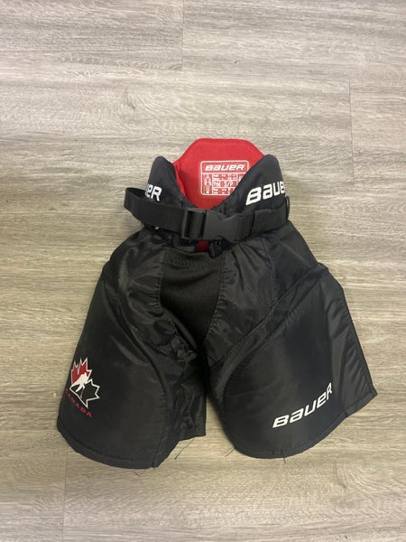 Youth Small Bauer Hockey Pants  (Used)