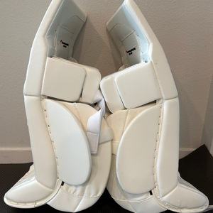 30" True Catalyst 7X3 Goalie Leg Pads (New)