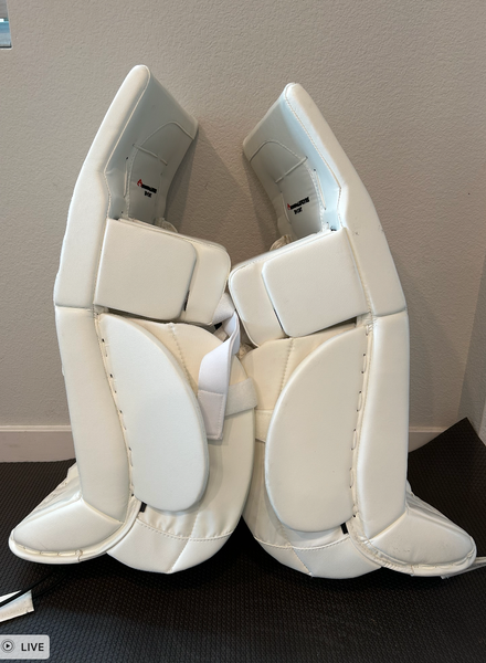 30" True Catalyst 7X3 Goalie Leg Pads (New)