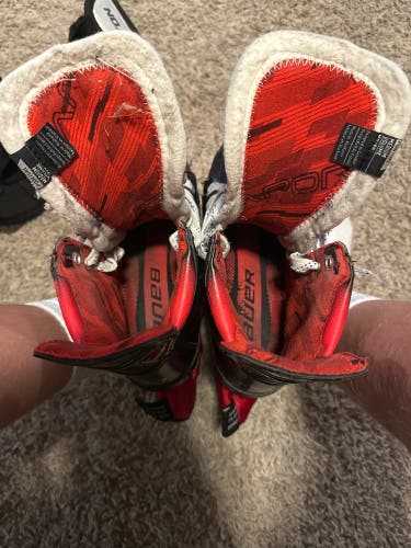 2020 Bauer Hockey Skates 5.5 (Used)