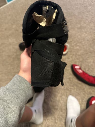 Junior Large Easton Elbow Pads (Used)
