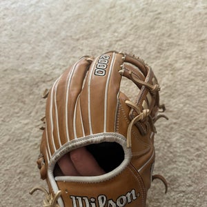 Wilson RH Infield A2000 Baseball Glove 11.5" (Used)