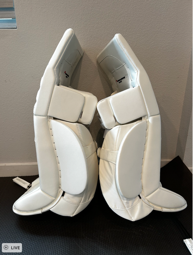 2025 31" True Catalyst 7X3 Goalie Leg Pads (New)