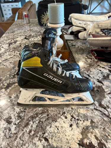Bauer Supreme UltraSonic Hockey Goalie Skates Regular Width 8.5 (Used)