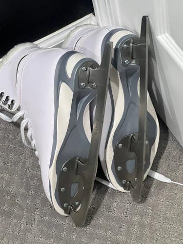 Jackson Ultima Figure Skates Adult 7 (Used)