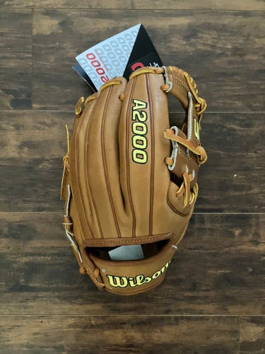 Wilson A2000 RH Baseball Glove 11.5" (New)
