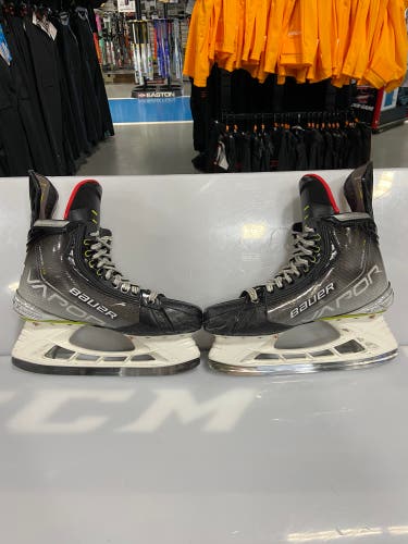 Used Bauer Vapor Hyperlite Size 8 Fit 3 Skates