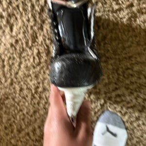 Bauer Vapor X3 Hockey Skates Size 5.5 (Used)