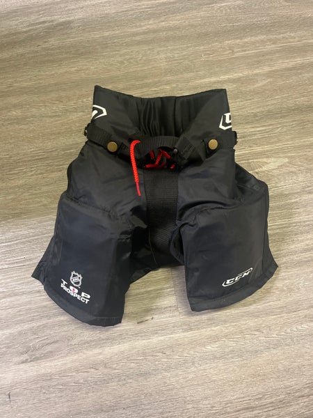 Youth Medium CCM Hockey Pants  (Used)