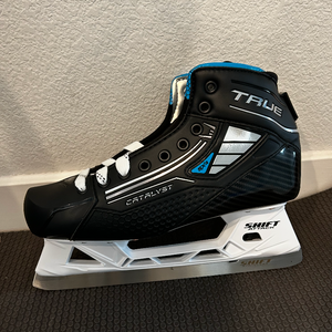 2025 True Catalyst 5X4 Hockey Skates Regular Width 8 (New)