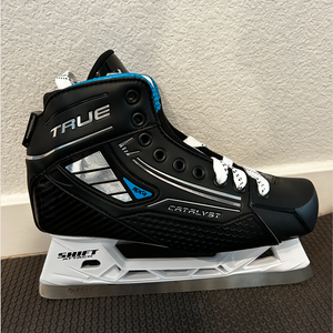 2025 True Catalyst 5X4 Hockey Skates Regular Width Size 6 (New)
