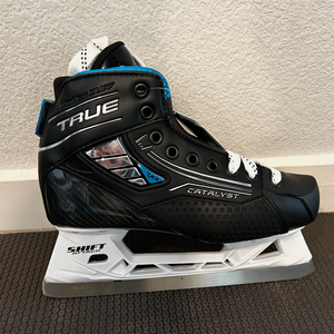 2025 True Catalyst 7X4 Hockey Skates Regular Width Size 5 (New)