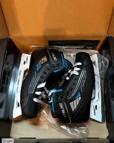 2025 True Catalyst 5X4 Hockey Skates Regular Width Size 5.5