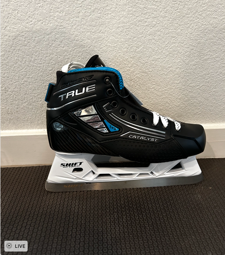 2025 True Catalyst 7X4 Hockey Skates Regular Width 7 (New)